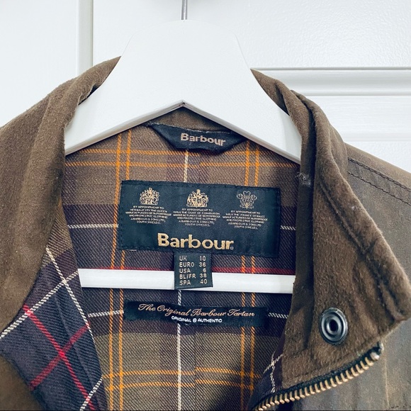 Barbour Classic Beadnell Waxed Jacket - Picture 3 of 7